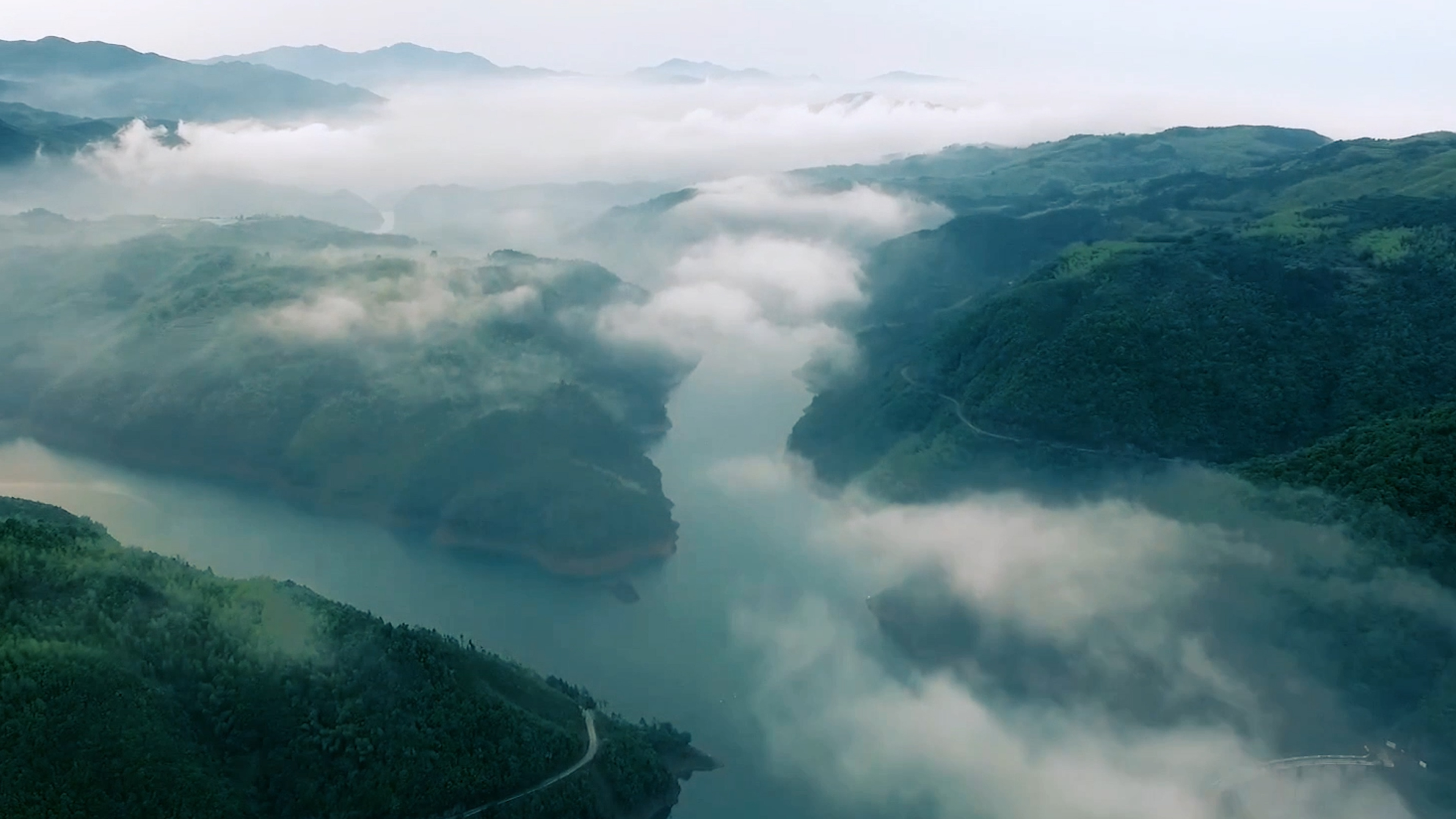 推动企业绿色治理，，，推进生态文明建设